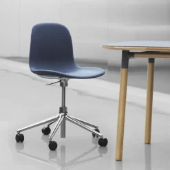 Silla de oficina Form chair swivel 5W, Azul, aluminio negro, ruedas