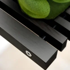 Silla de pared Cutter, roble lacado negro