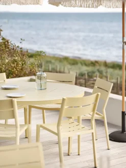 Silla Delia, Lemon