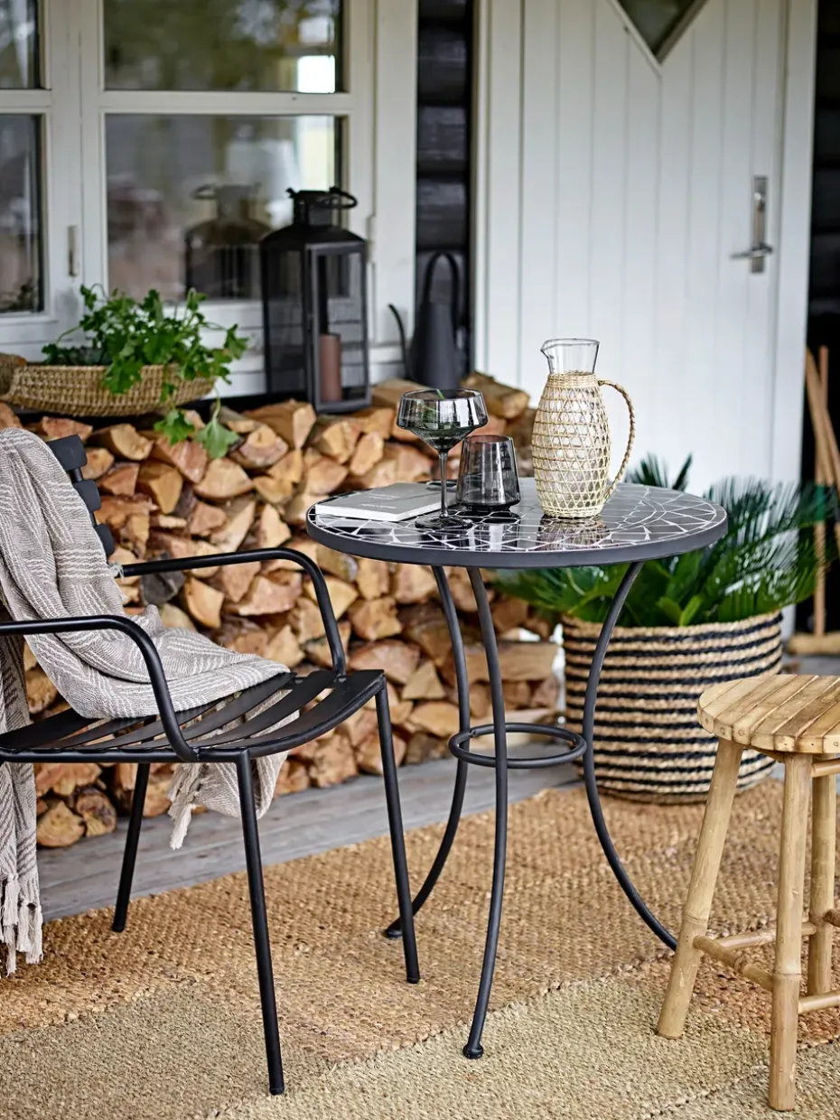 Silla Monsi, Black