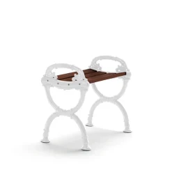 Taburete Byarum, Pino barniz marrón, soporte blanco