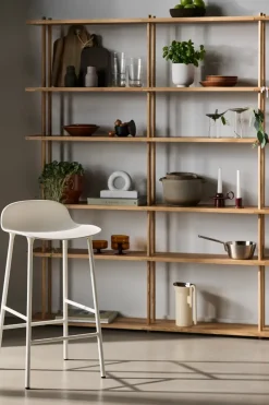 Taburete de bar Form Chair con patas de metal, blanco