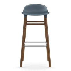 Taburete de bar Form Chair con patas de nogal, azul
