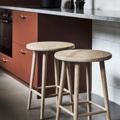 Taburete de bar Miss Button, Roble aceite natural, alto
