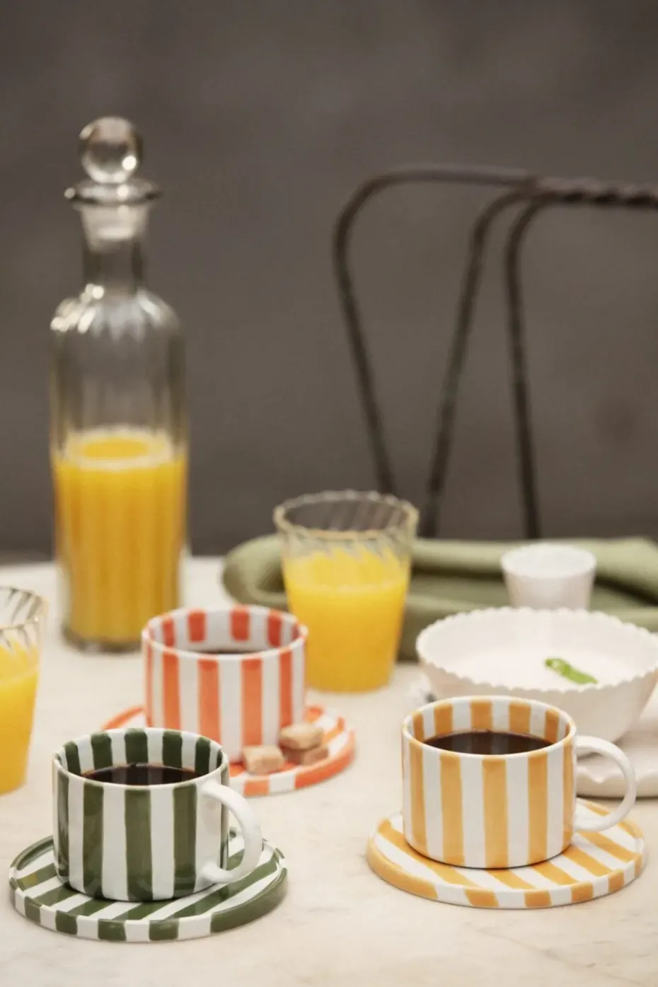 Taza y platillo Monica, Óxido