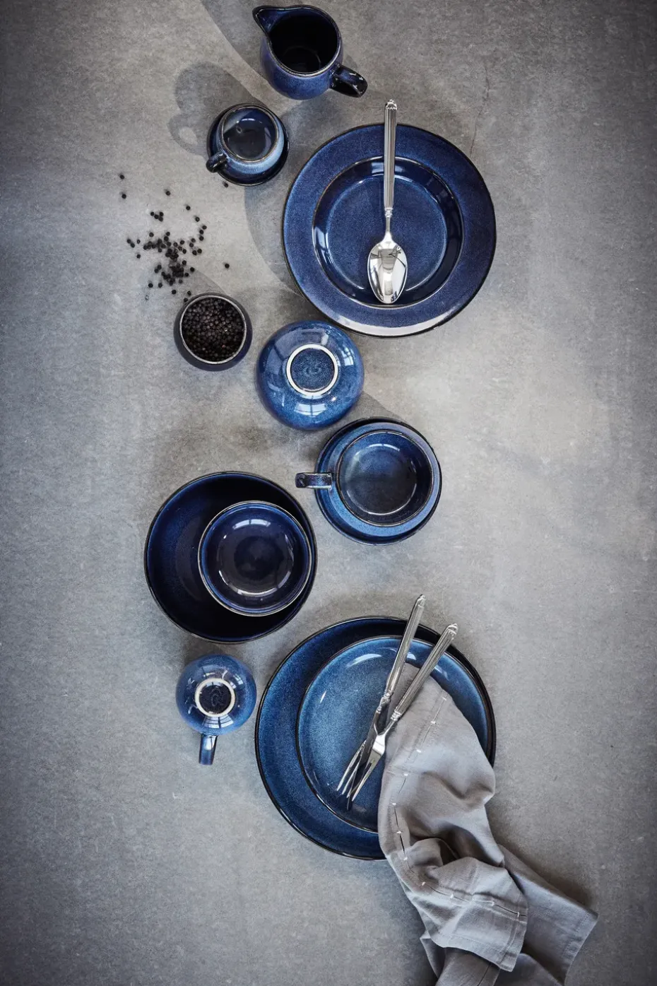 Taza y plato Amera, Azul