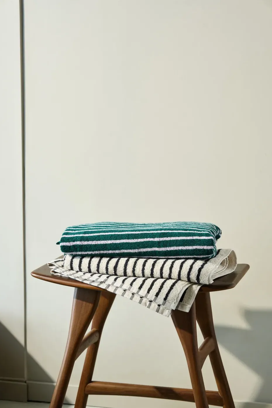 Toalla de baño Drift 70x140 cm, Verde-morado