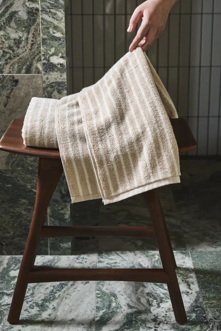 Toalla de baño Drift 70x140 cm, Beige-blanco