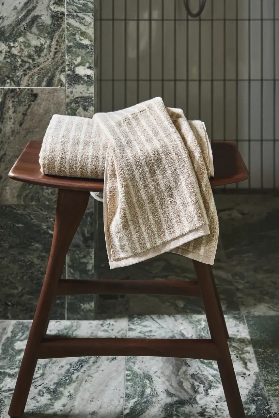 Toalla de baño Drift 70x140 cm, Beige-blanco