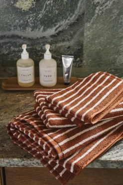Toalla de baño Drift 70x140 cm, Marrón-blanco