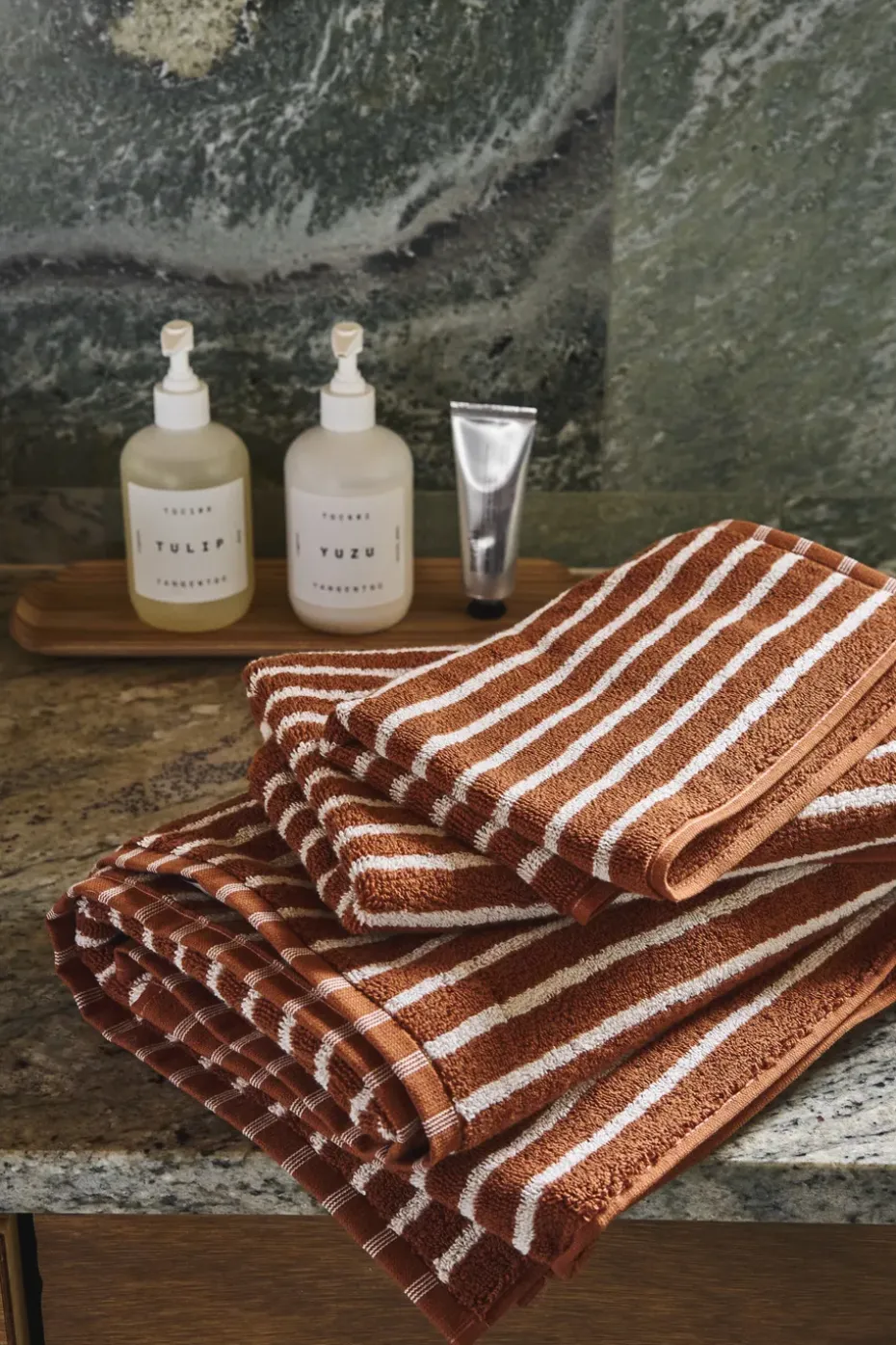 Toalla de baño Drift 70x140 cm, Marrón-blanco